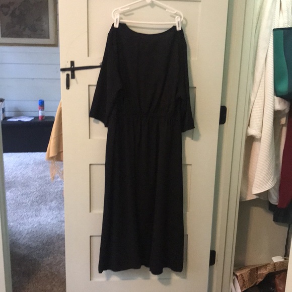 Size L black dress with buttons down front never worn great condition - Picture 2 of 2